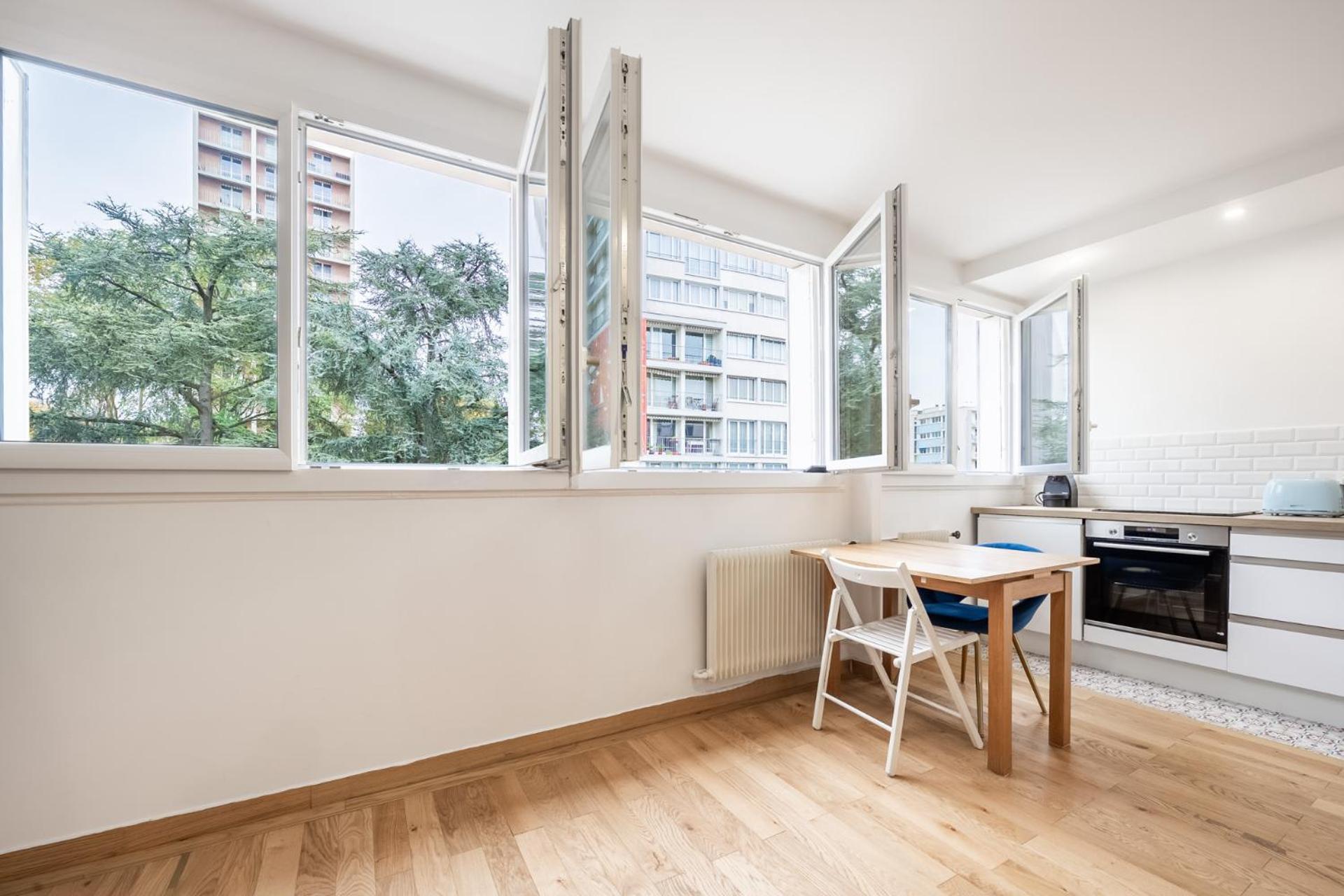 Charming Parisian Home Away From Home In The Heart Of Paříž Exteriér fotografie